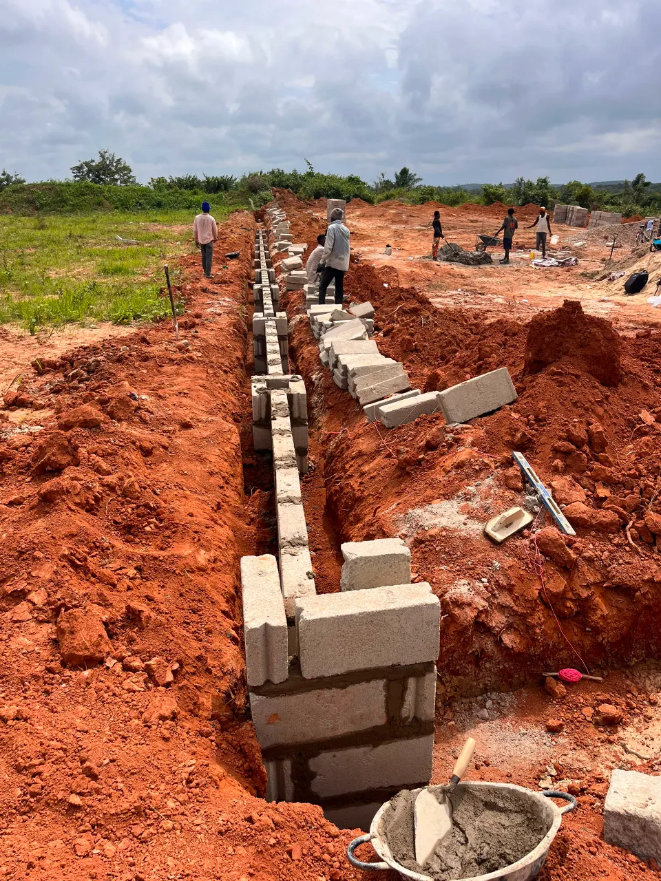 BlackpusH construction, 9 course fence wall securing a 2 plot site, photo 8