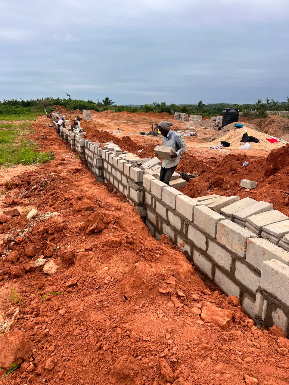 BlackpusH construction, 9 course fence wall securing a 2 plot site, photo 15